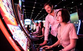 Meja blackjack live dengan dealer di studio gg999